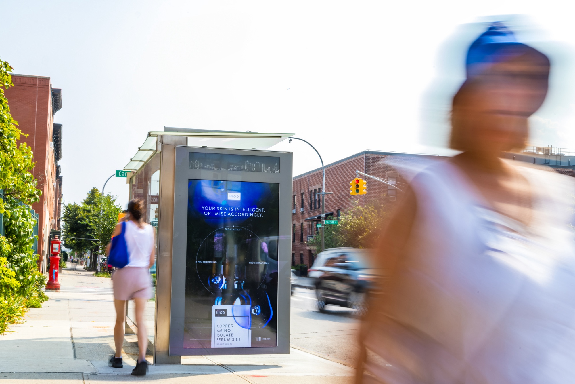 OOH, DOOH, Digital Bus Shelter, D6, Bus Shelter, NYC, NIOD, Roadside