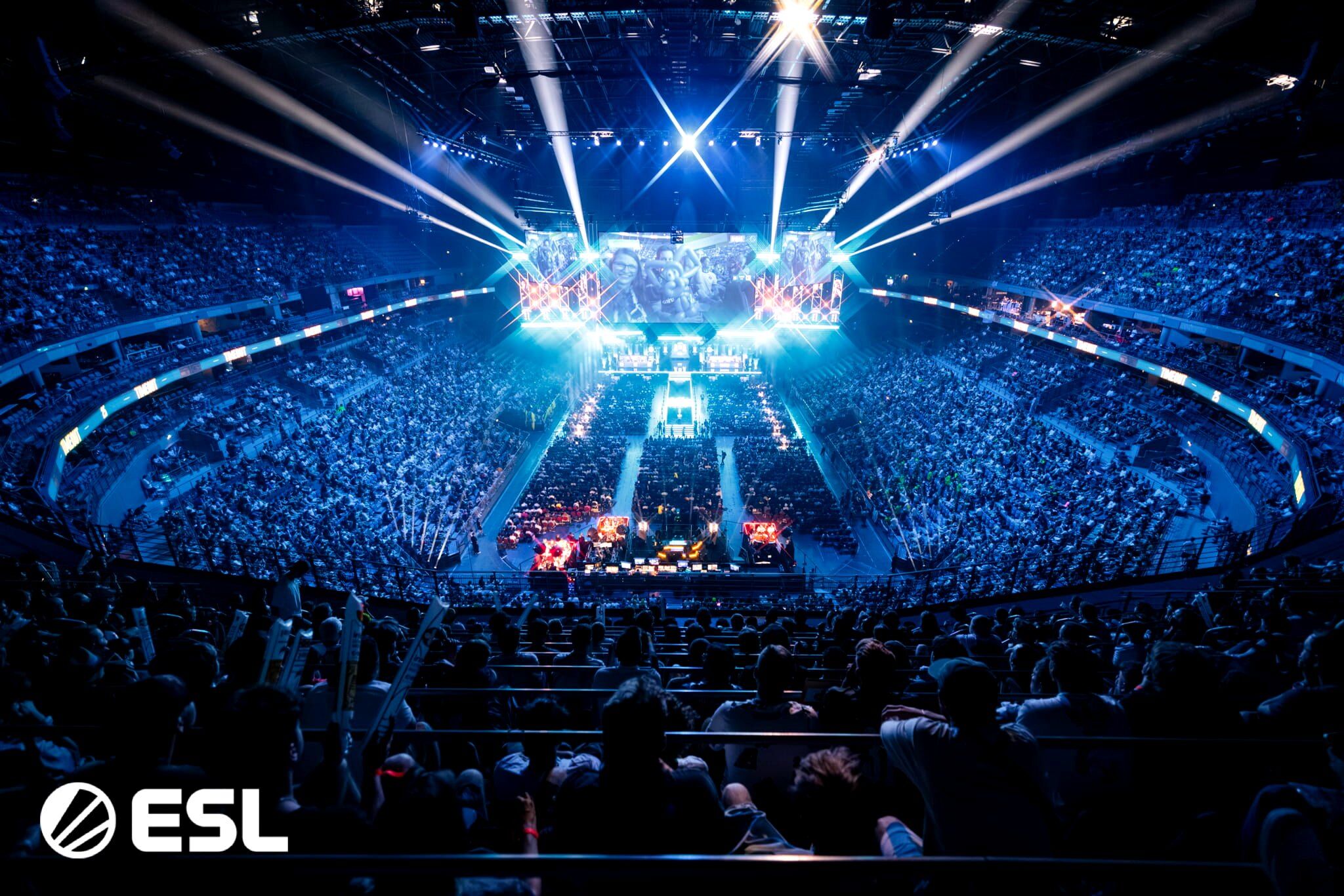 Packed Lanxess Arena at IEM Cologne 2026