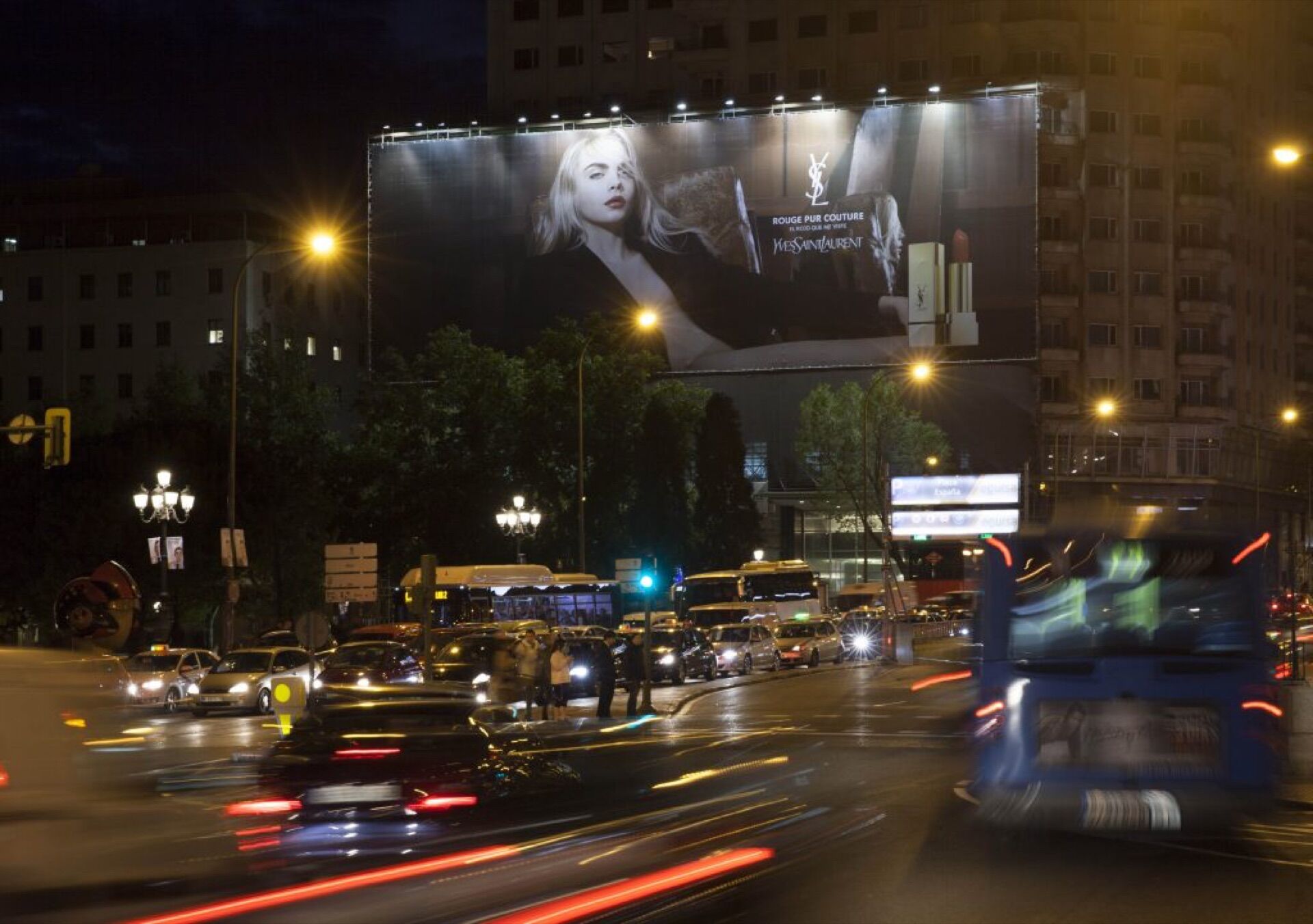 Building Wrap in Barcelona - Pack London out-of-home advertising