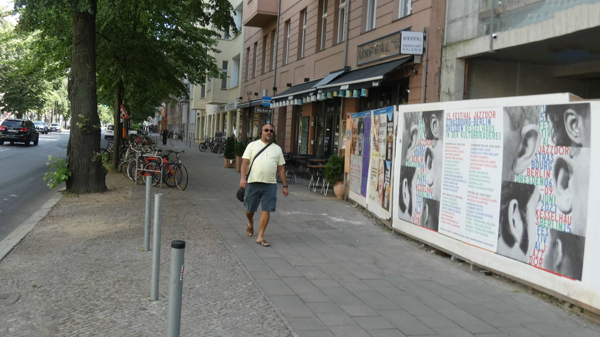 12:1 Mini Banner in Berlin - Pack London out-of-home advertising