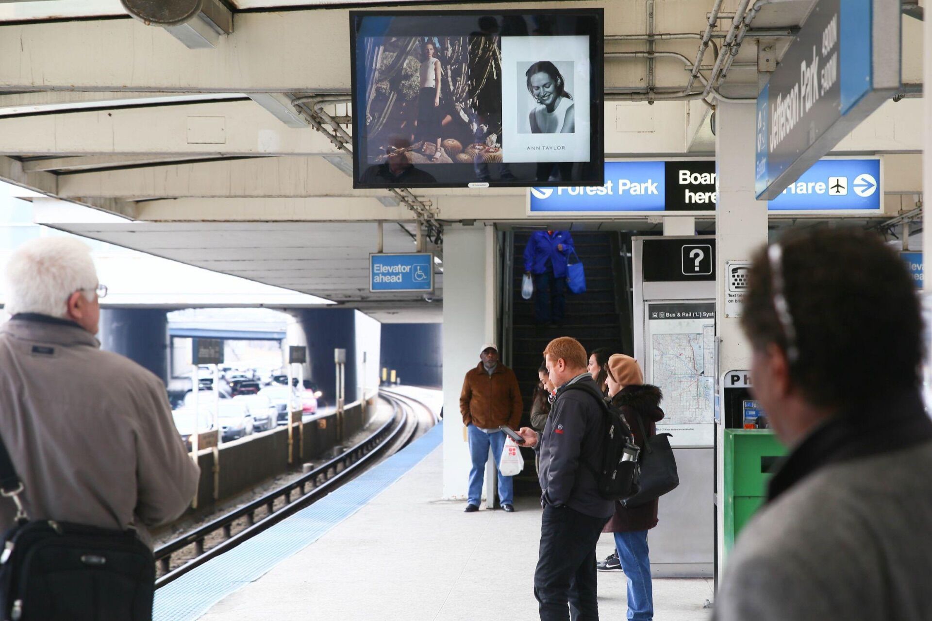 Digital Platforms in Chicago - Pack London out-of-home advertising