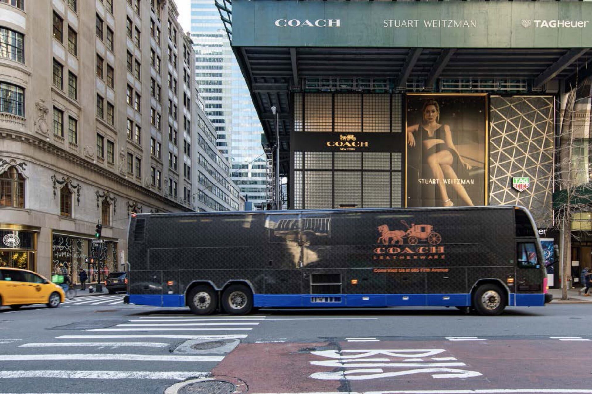 Coach Wrap in Los Angeles - Pack London out-of-home advertising