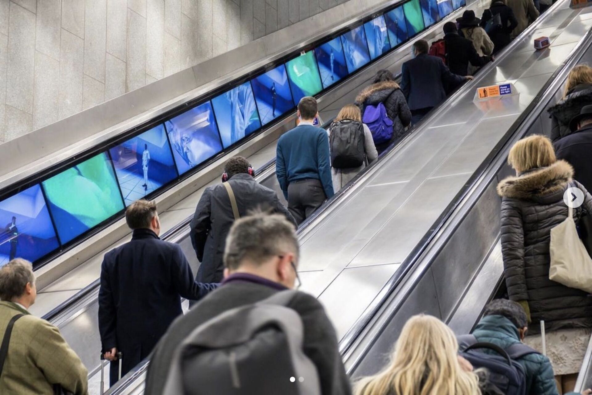 Underground digital ribbons in London - Pack London out-of-home advertising