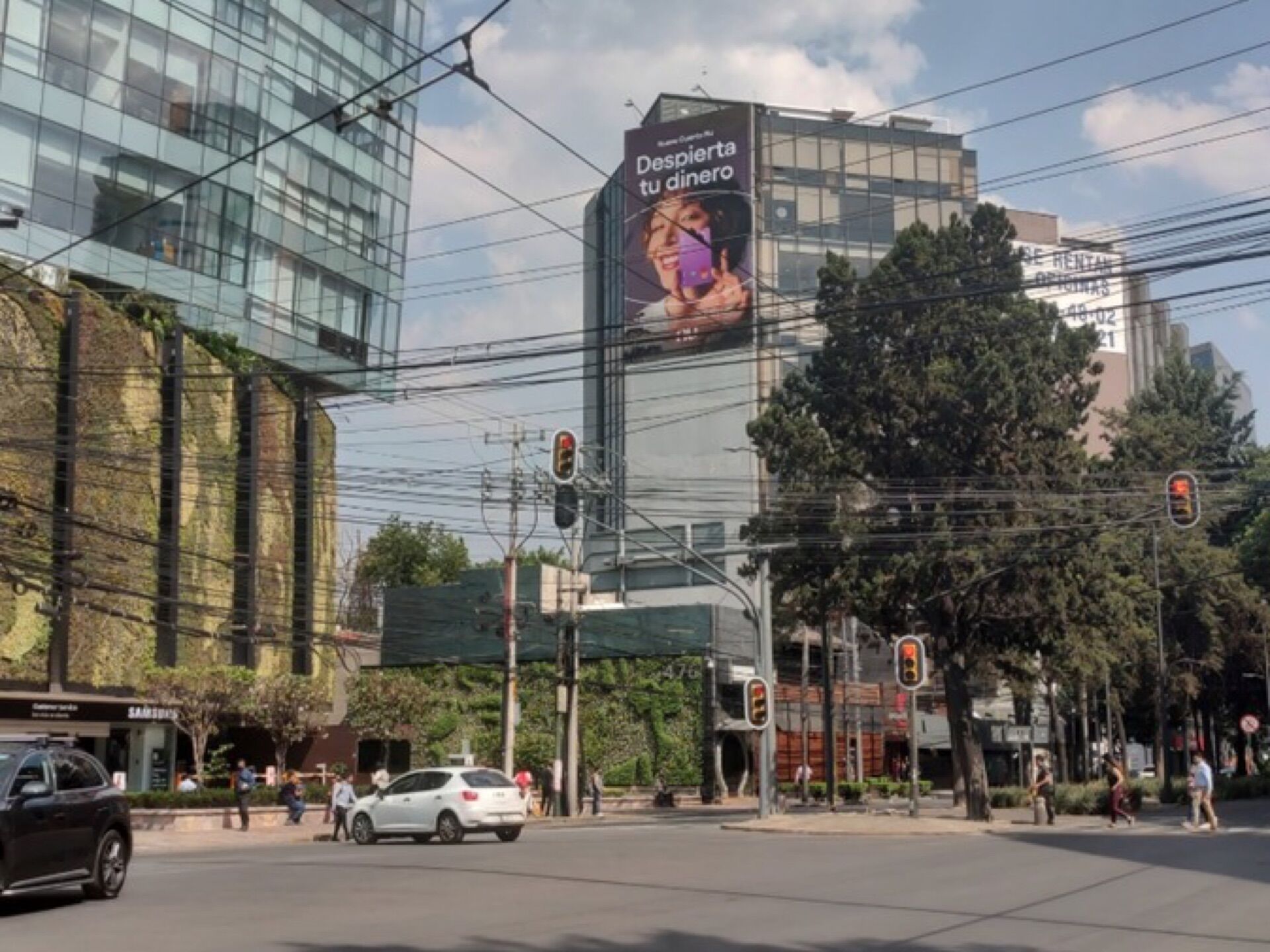 2626-1 - CALZ. GRAL. MARIANO ESCOBEDO in Mexico City - Pack London out-of-home advertising
