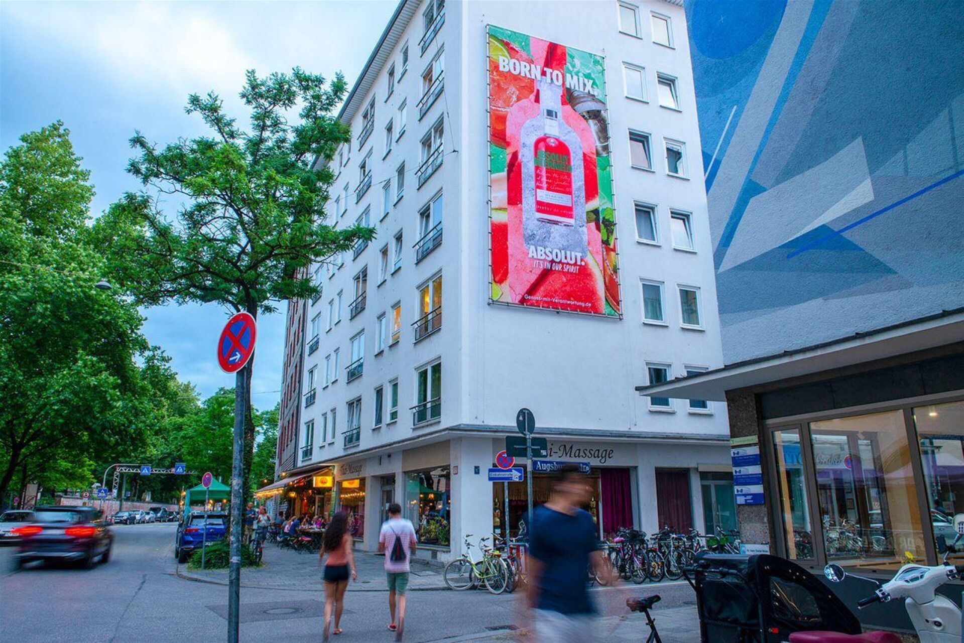 Szene Glockenbachviertel Thalkirchner Straße in Munich - Pack London out-of-home advertising