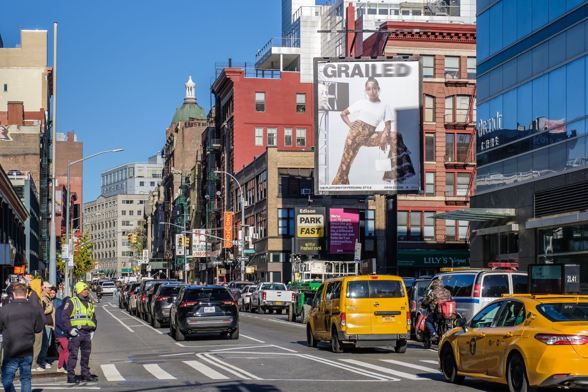 Bulletin in New York - Pack London out-of-home advertising