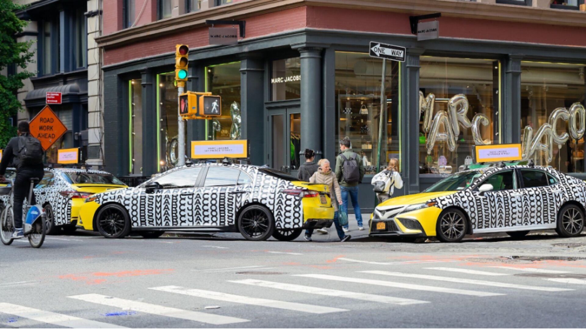 Full Taxi Wrap w: Digital Top in New York - Pack London out-of-home advertising