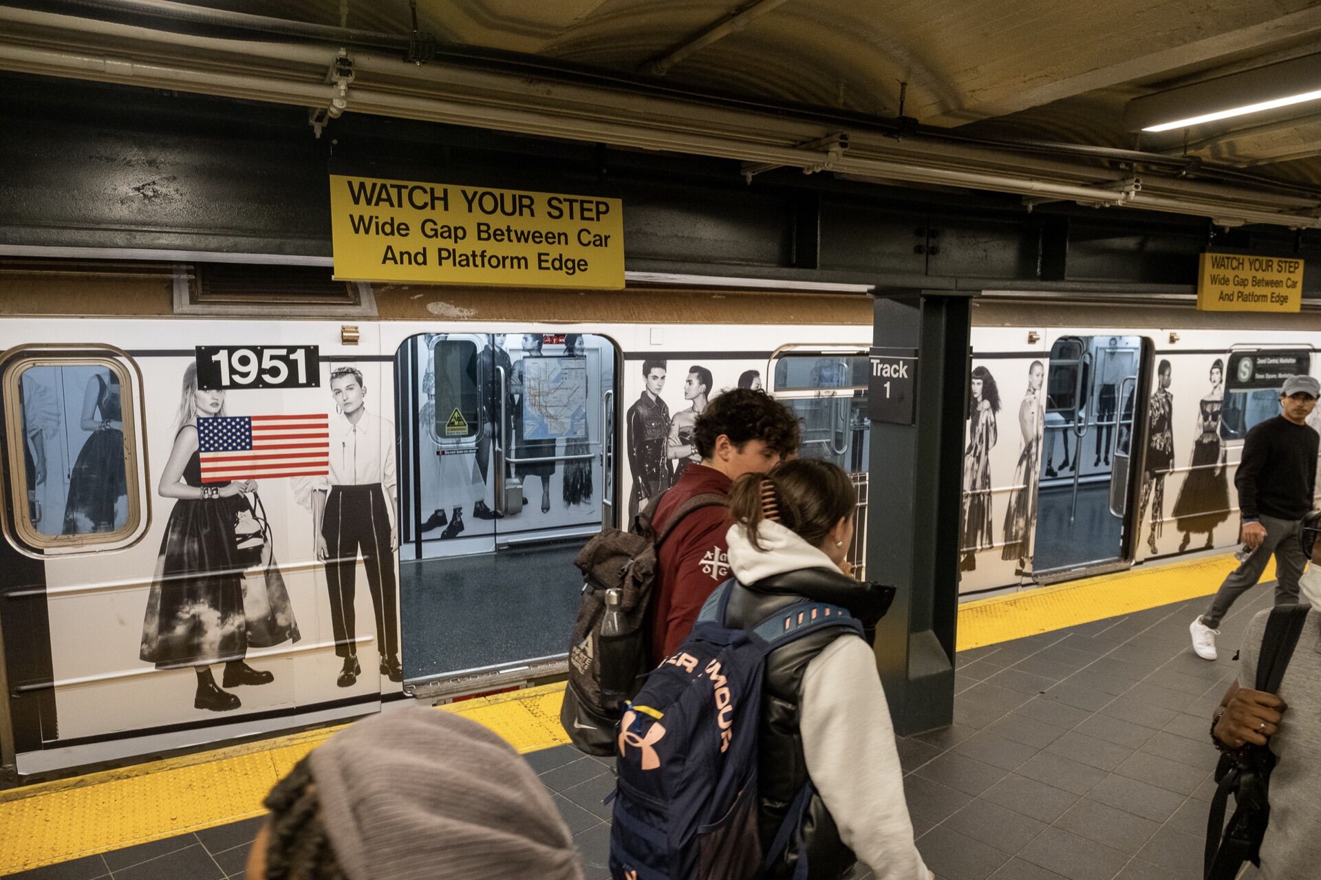 NYC Shuttle Wrap in New York - Pack London out-of-home advertising