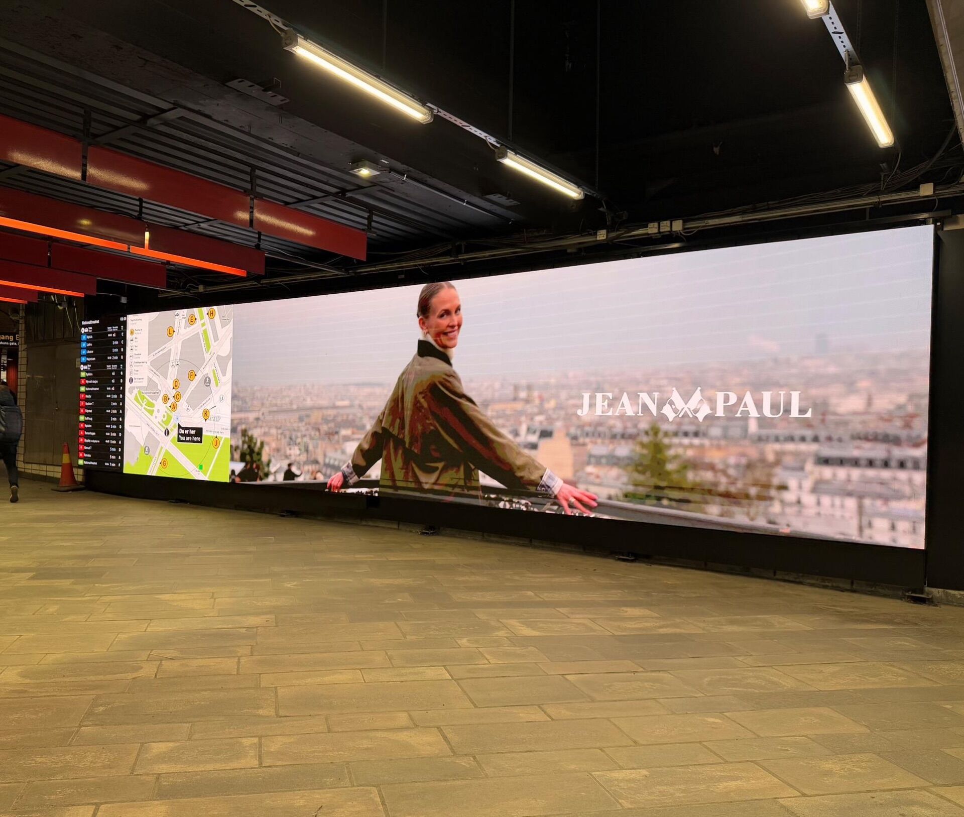 Digital Spectacular - Nationaltheatret Station in Oslo - Pack London out-of-home advertising