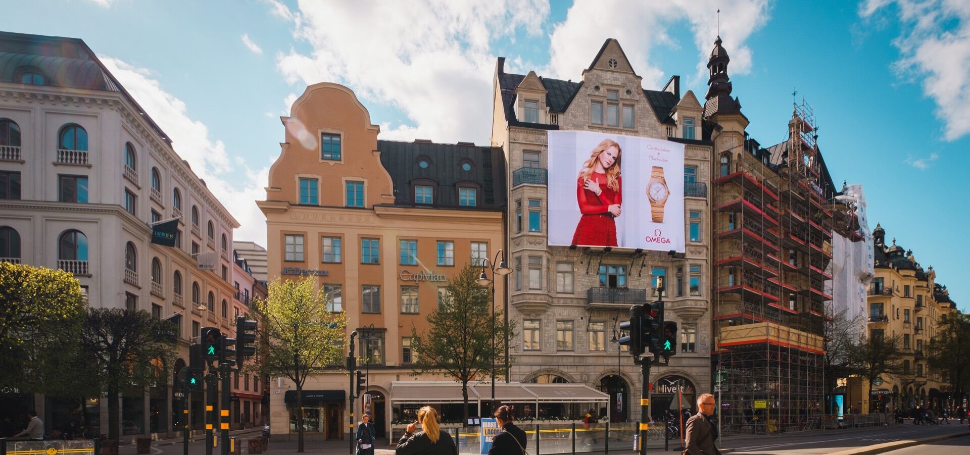 Building Wrap in Stockholm - Pack London out-of-home advertising
