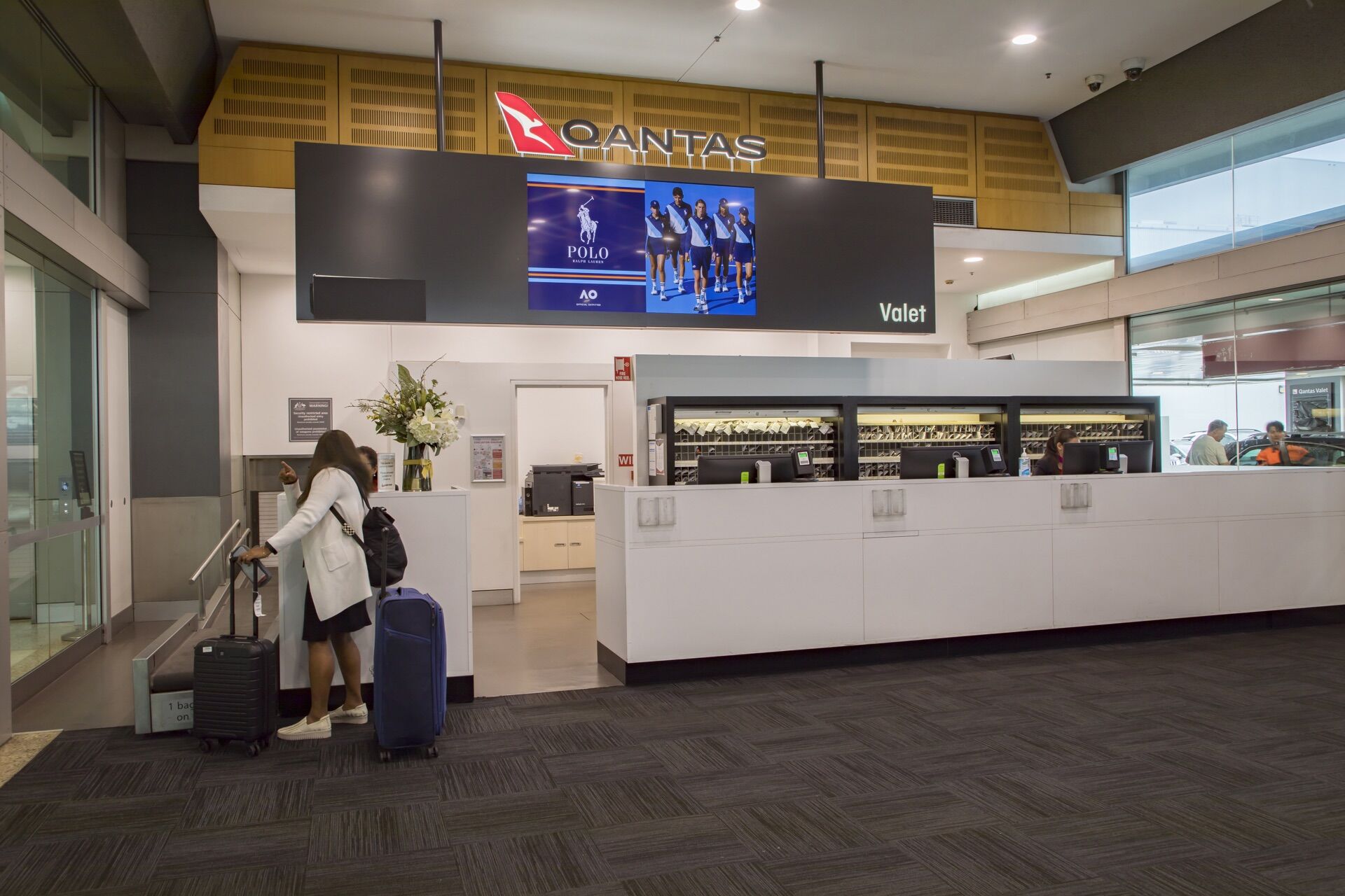 Domestic Business Traveller Pack in Sydney - Pack London out-of-home advertising