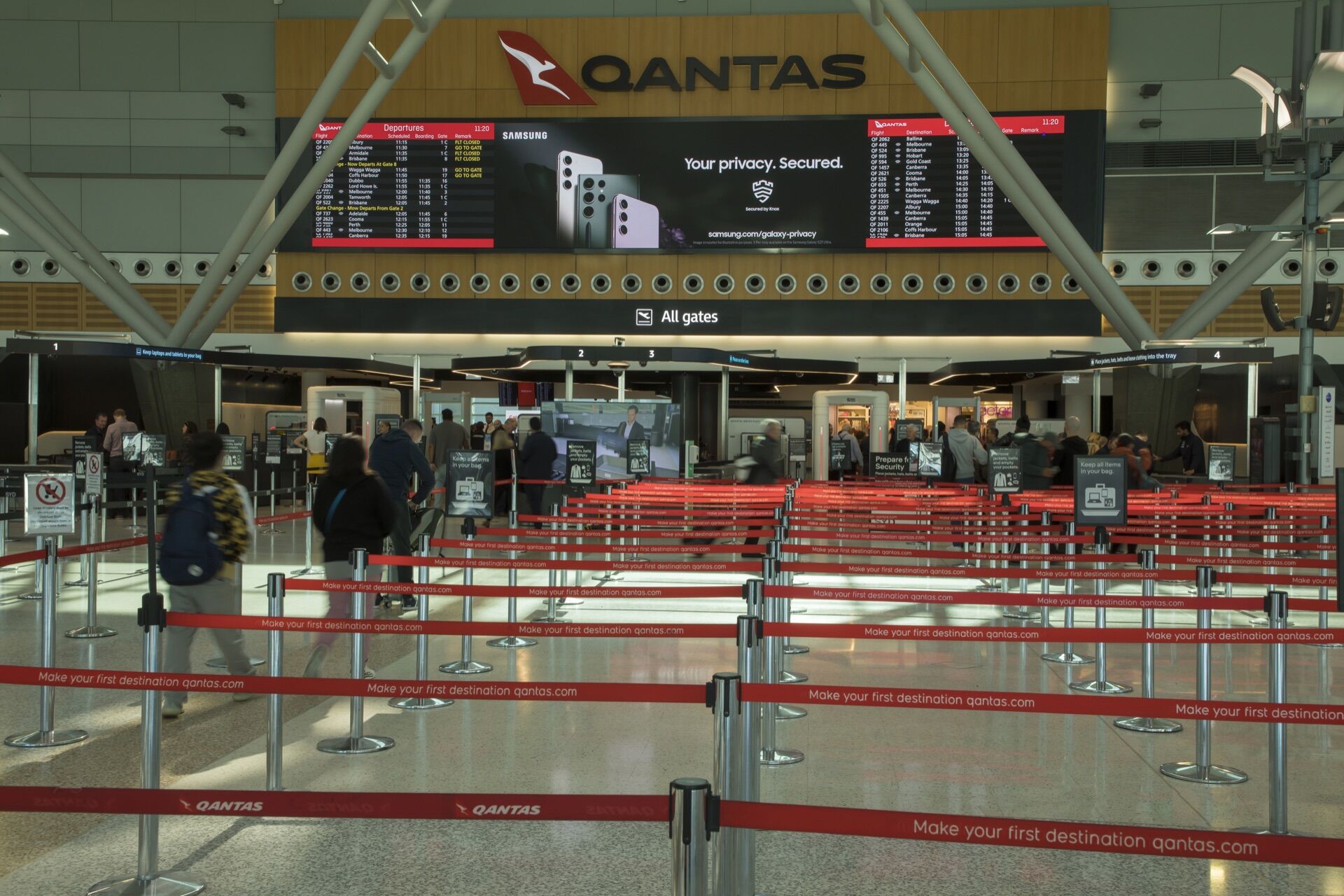 Domestic Gateway Check In Pack in Sydney - Pack London out-of-home advertising